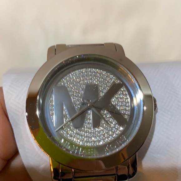 🌸MICHAEL KORS used in excellent condition. 💯 authentic with box. - Picture 3 of 10